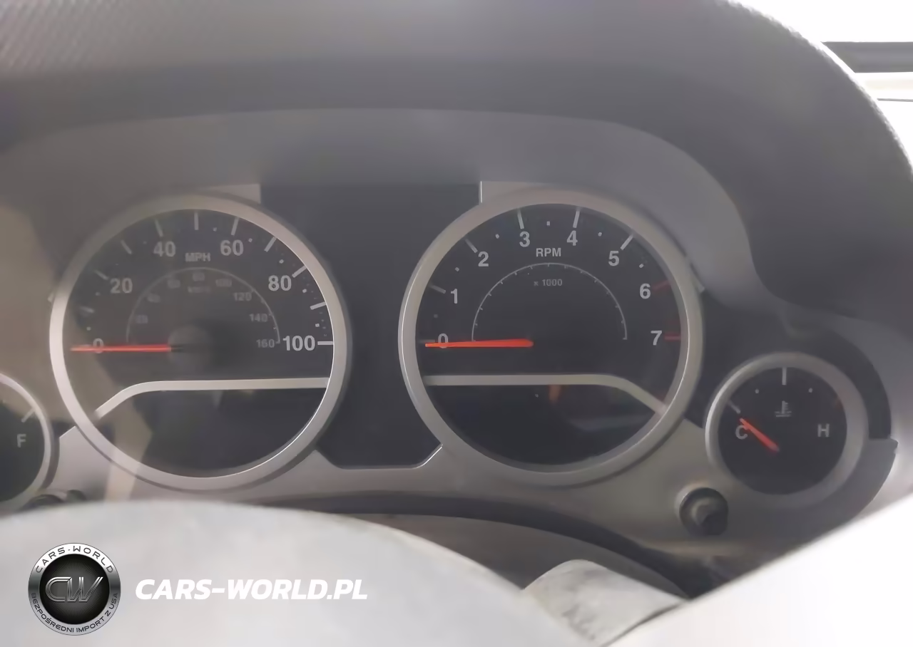 2008 Jeep Wrangler Unlimited Sahara VIN:1J4GA59158L598191 - 7