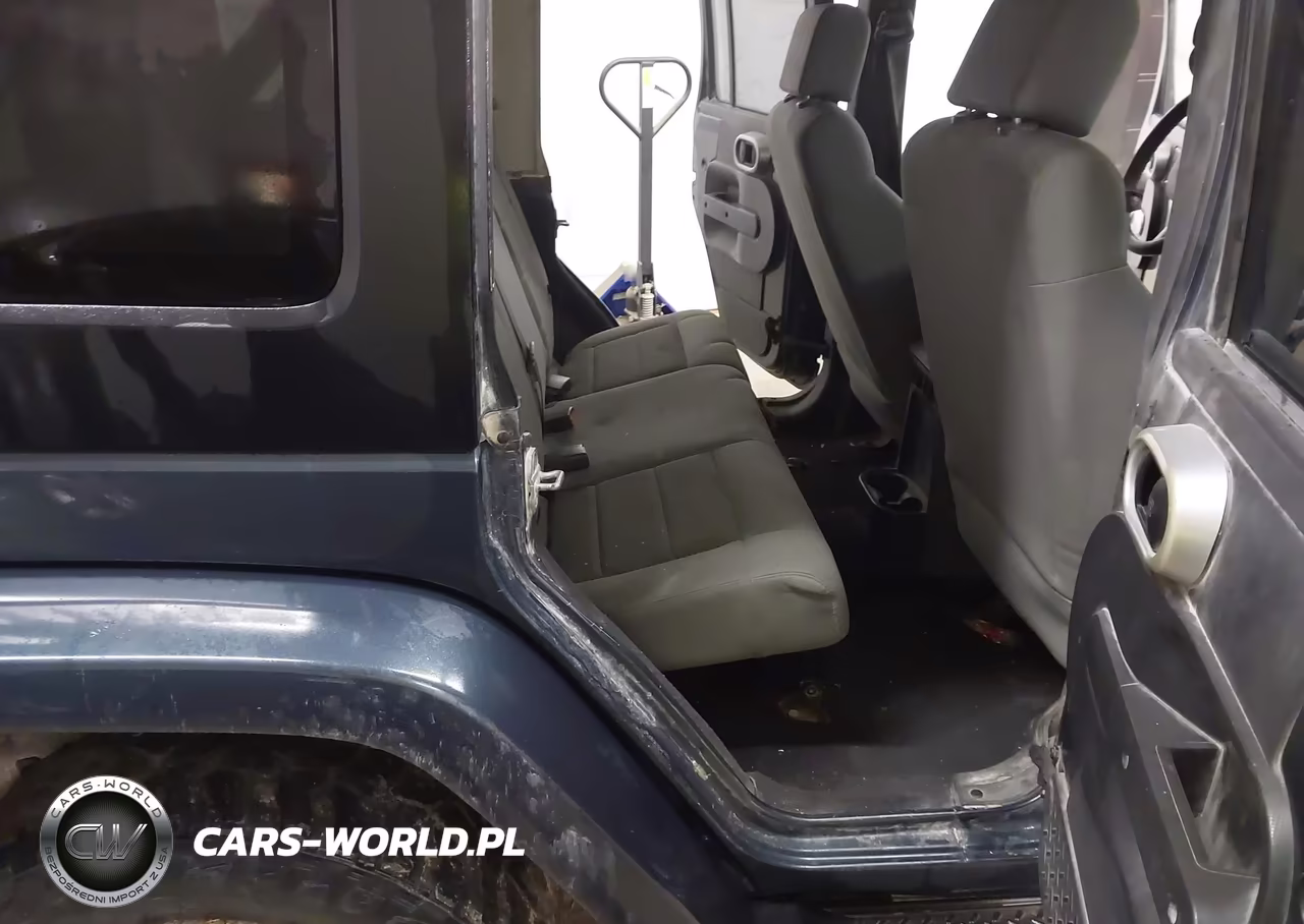 2008 Jeep Wrangler Unlimited Sahara VIN:1J4GA59158L598191 - 8
