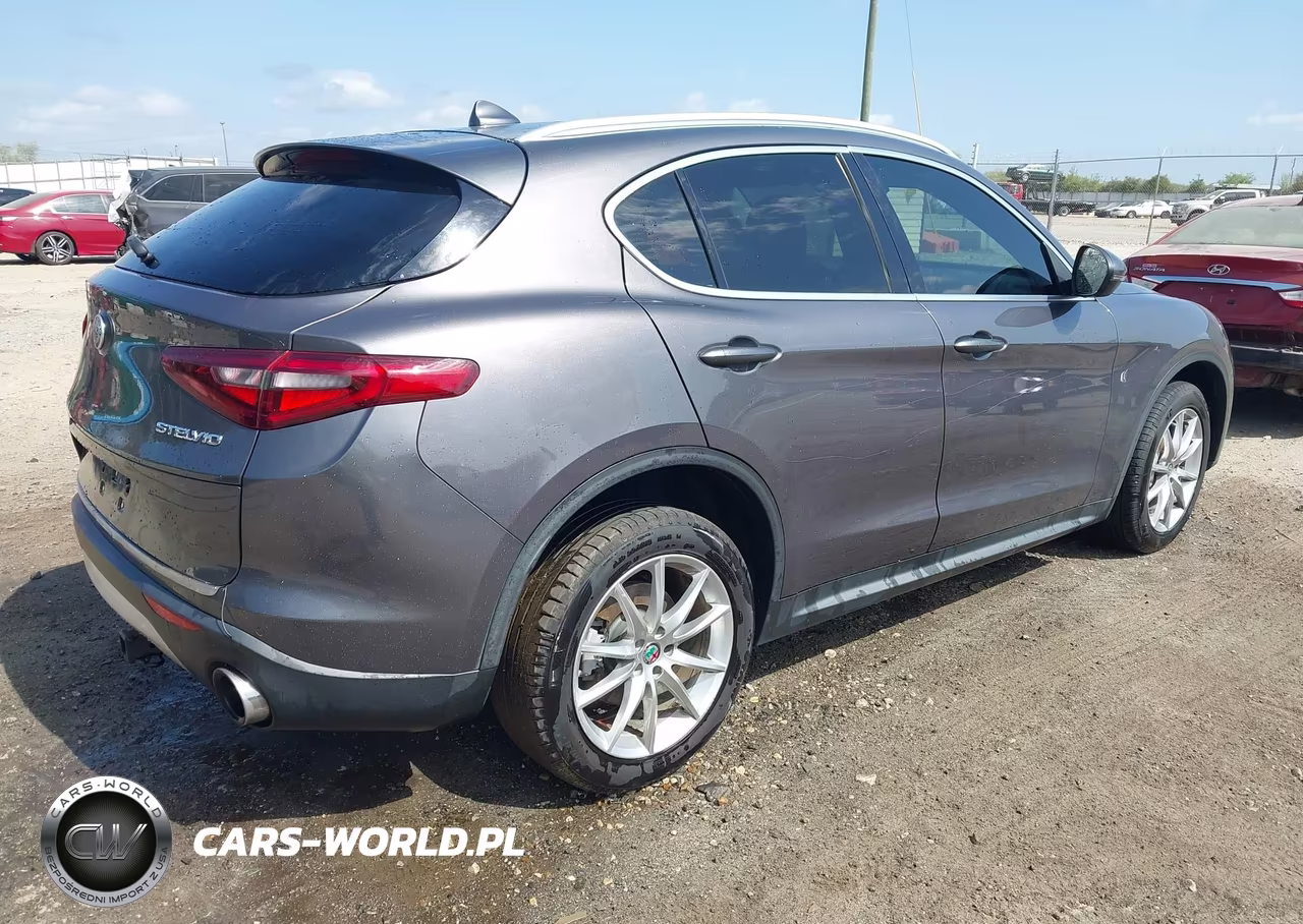 2018 Alfa Romeo Stelvio Ti Awd VIN:ZASFAKBN8J7B62146 - 4