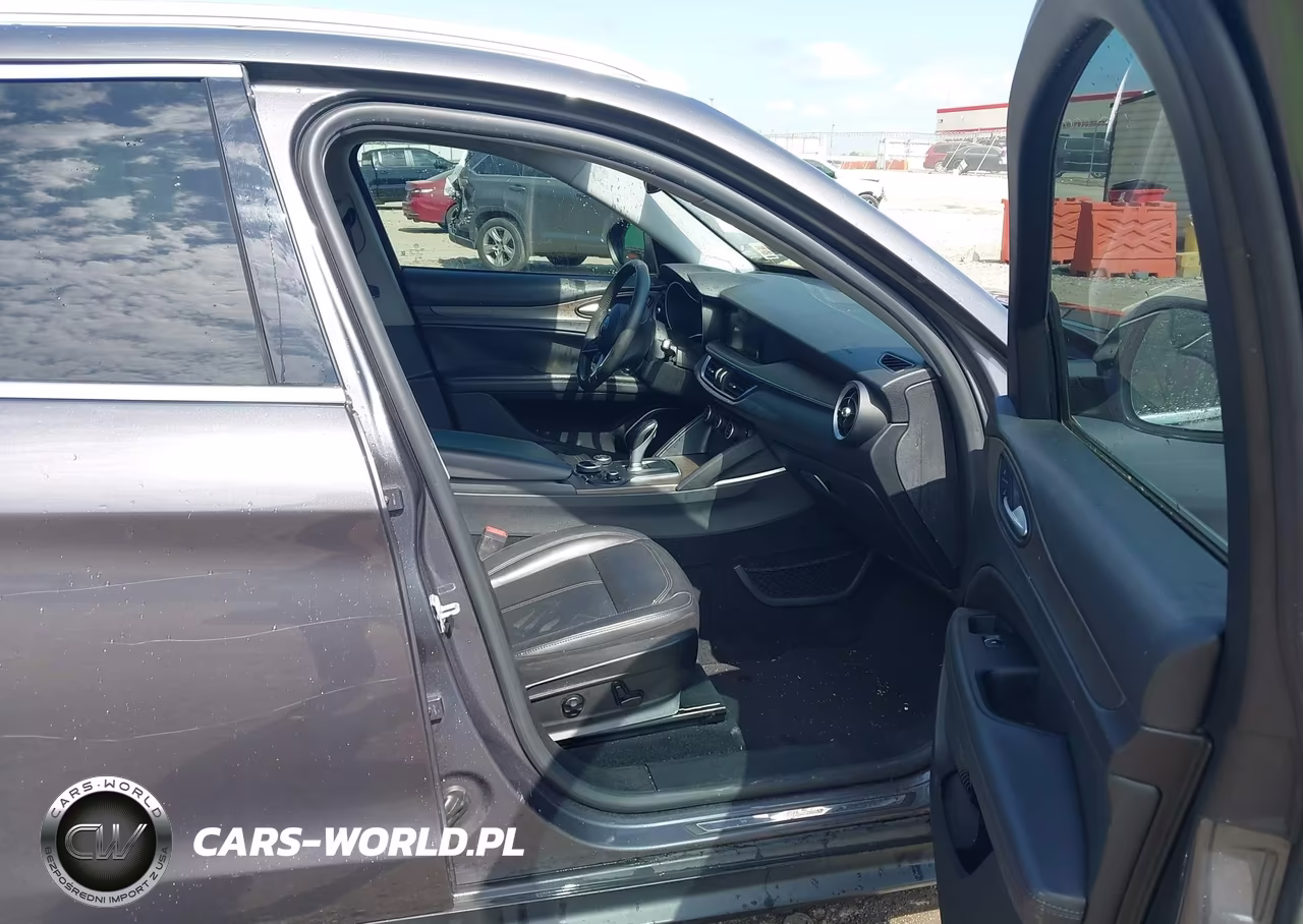 2018 Alfa Romeo Stelvio Ti Awd VIN:ZASFAKBN8J7B62146 - 5