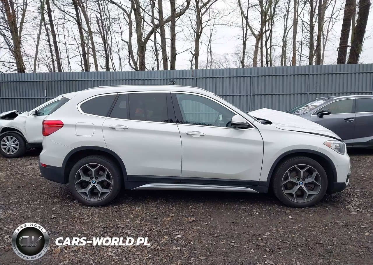 2018 BMW X1 xDrive28I VIN:WBXHT3C31J5L31338 - 13
