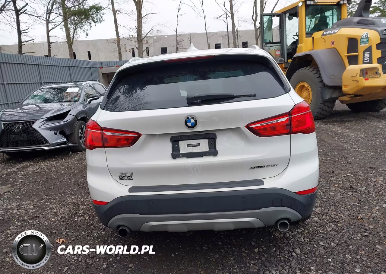 2018 BMW X1 xDrive28I VIN:WBXHT3C31J5L31338 - 16
