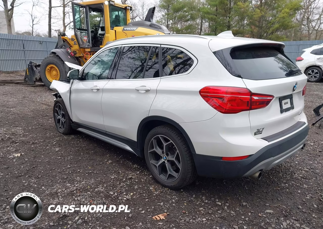 2018 BMW X1 xDrive28I VIN:WBXHT3C31J5L31338 - 3