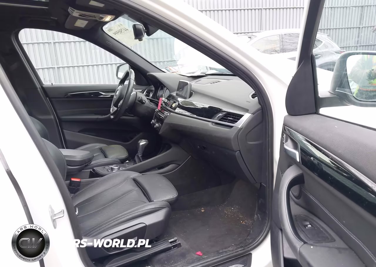 2018 BMW X1 xDrive28I VIN:WBXHT3C31J5L31338 - 5