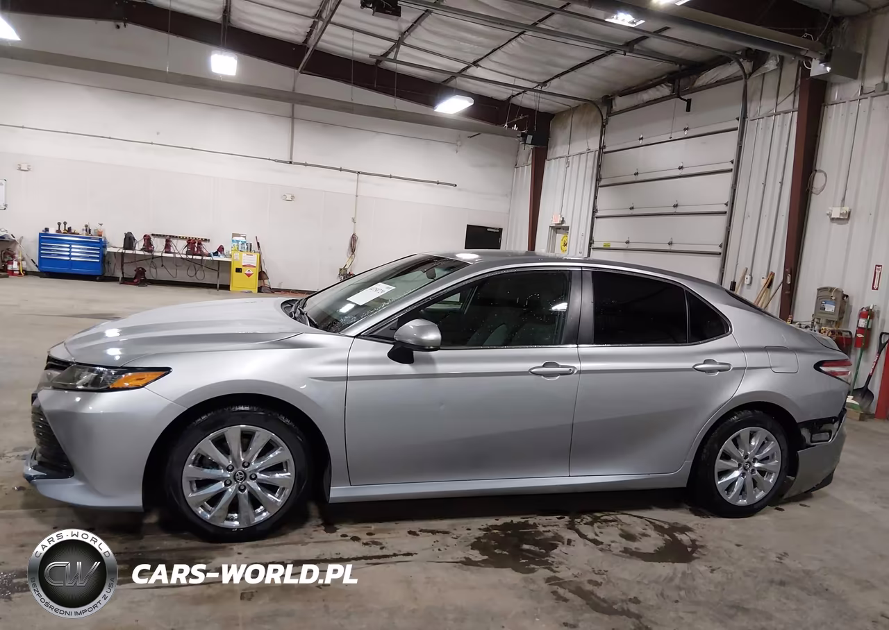 2018 Toyota Camry Le VIN:4T1B11HK1JU609475 - 14