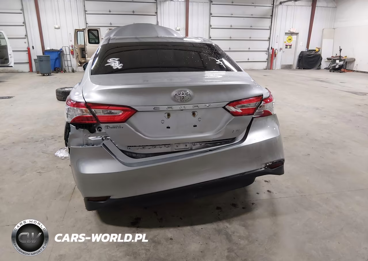 2018 Toyota Camry Le VIN:4T1B11HK1JU609475 - 6