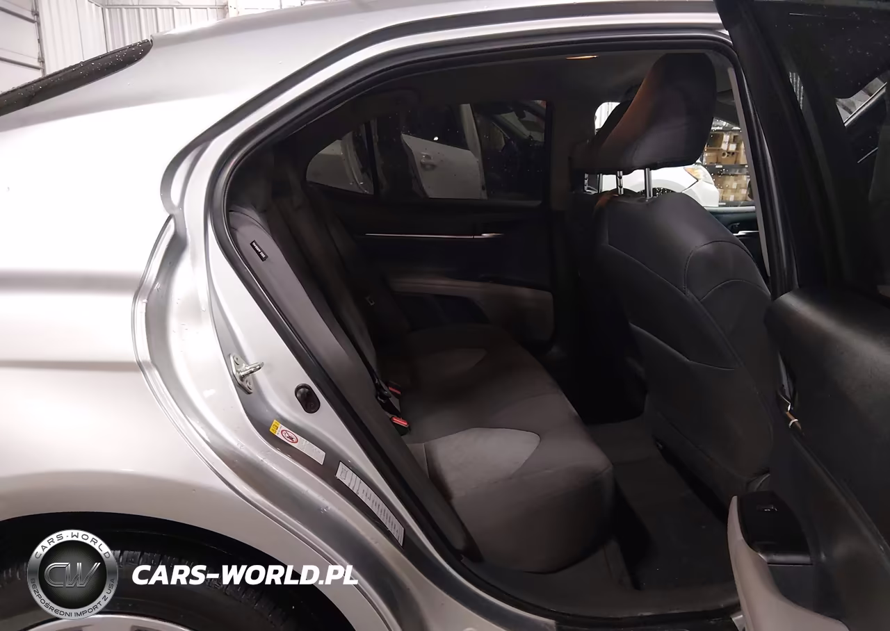 2018 Toyota Camry Le VIN:4T1B11HK1JU609475 - 8
