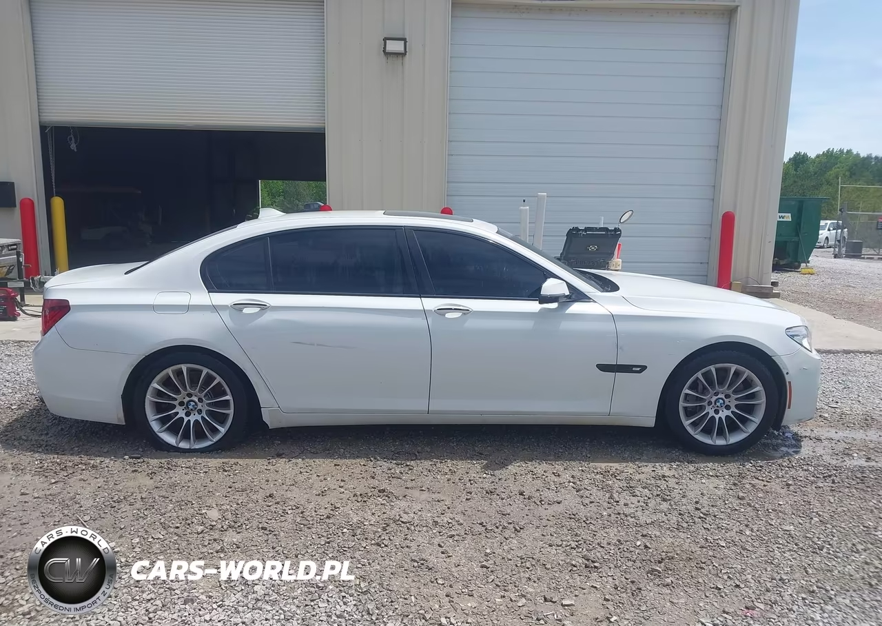 2015 BMW 750Li xDrive VIN:WBAYF8C51FD653989 - 12