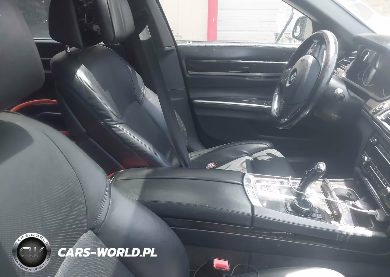 2015 BMW 750Li xDrive VIN:WBAYF8C51FD653989 - 5