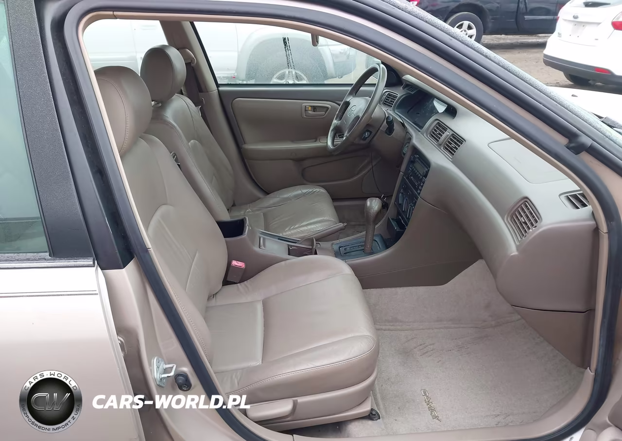 2000 Toyota Camry Le V6 VIN:4T1BF22K3YU111885 - 5