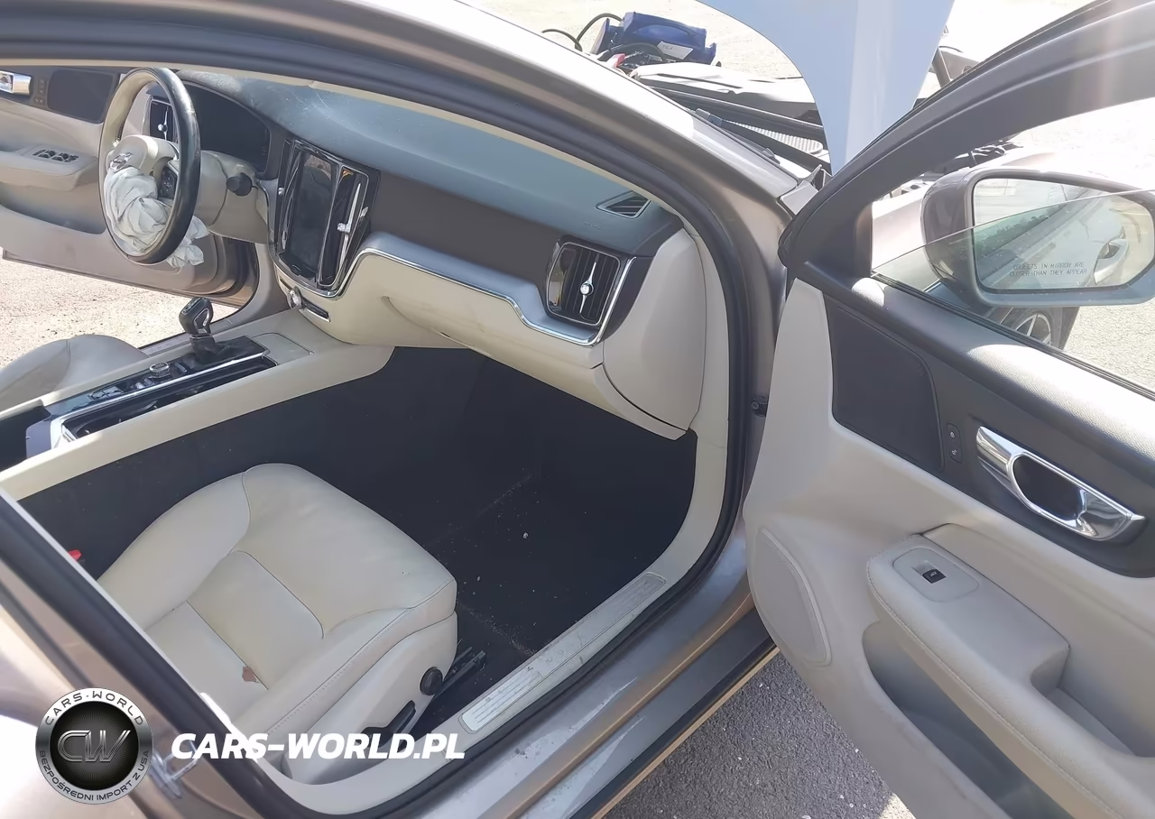 2019 Volvo S60 T6 Momentum VIN:7JRA22TK6KG003780 - 5