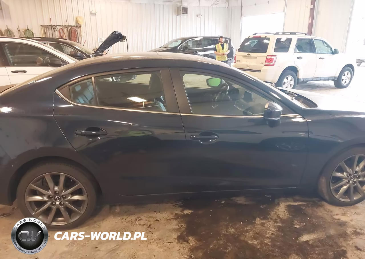 2018 Mazda Mazda3 Touring VIN:3MZBN1V31JM198389 - 12