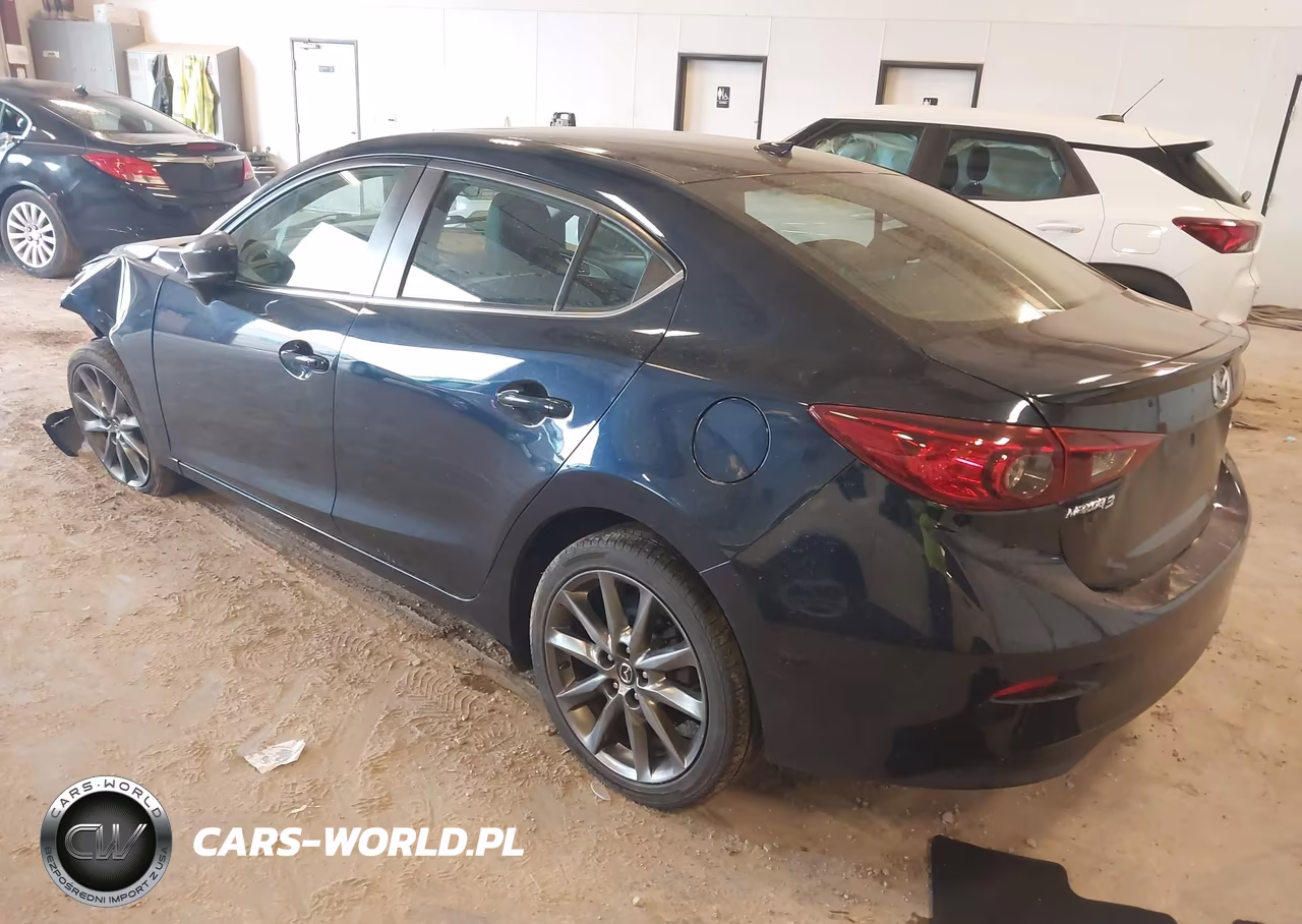 2018 Mazda Mazda3 Touring VIN:3MZBN1V31JM198389 - 3