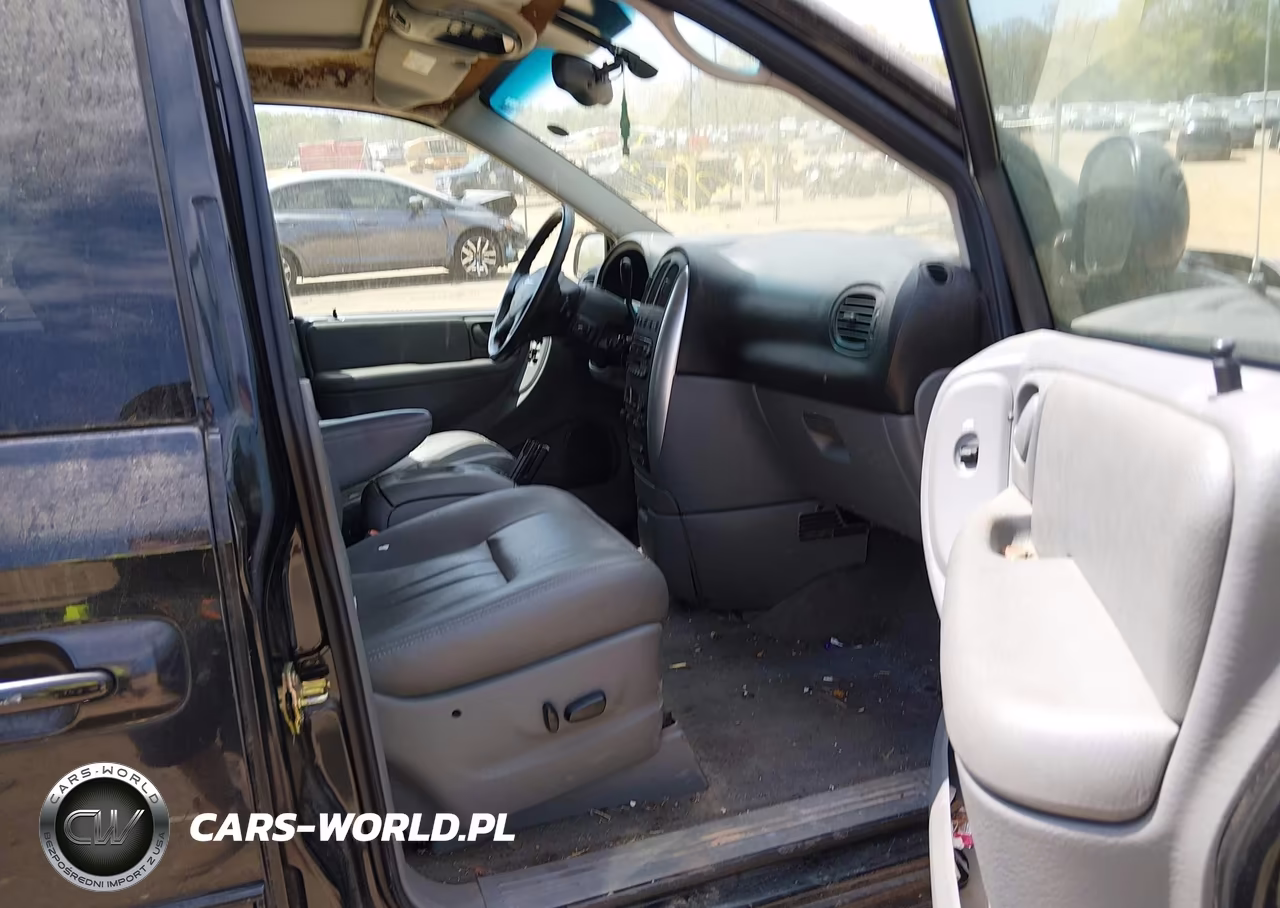 2006 Chrysler Town & Country Touring VIN:2A4GP54L16R670967 - 5