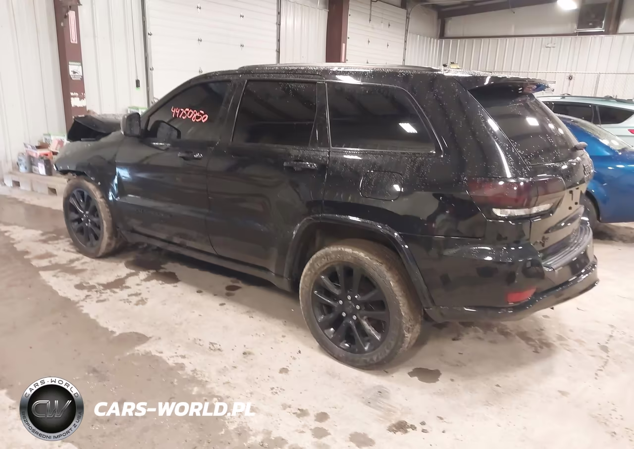 2020 Jeep Grand Cherokee Altitude 4X4 VIN:1C4RJFAG0LC242213 - 3