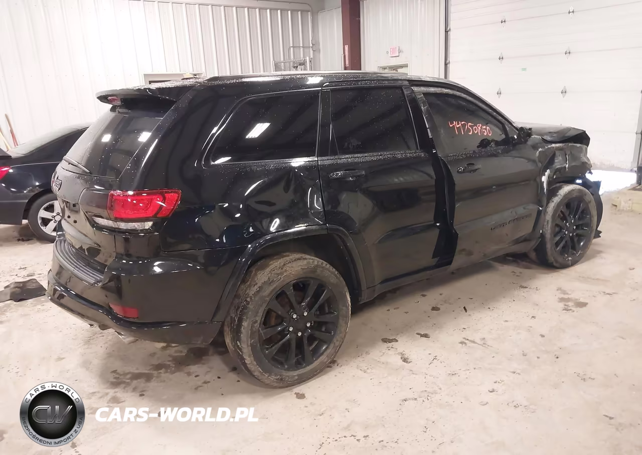 2020 Jeep Grand Cherokee Altitude 4X4 VIN:1C4RJFAG0LC242213 - 4