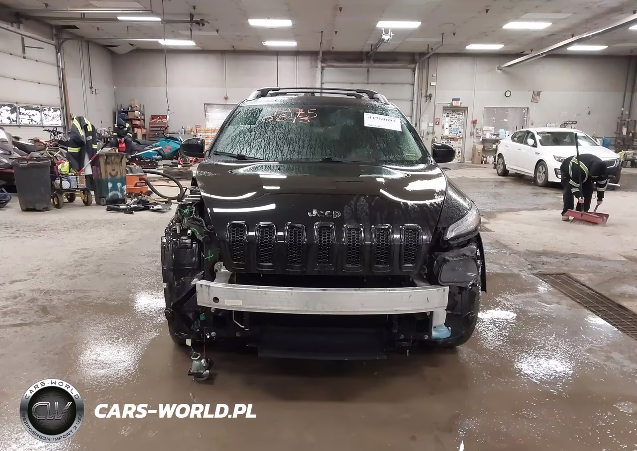 2015 Jeep Cherokee Latitude VIN:1C4PJMCB2FW679839 - 13