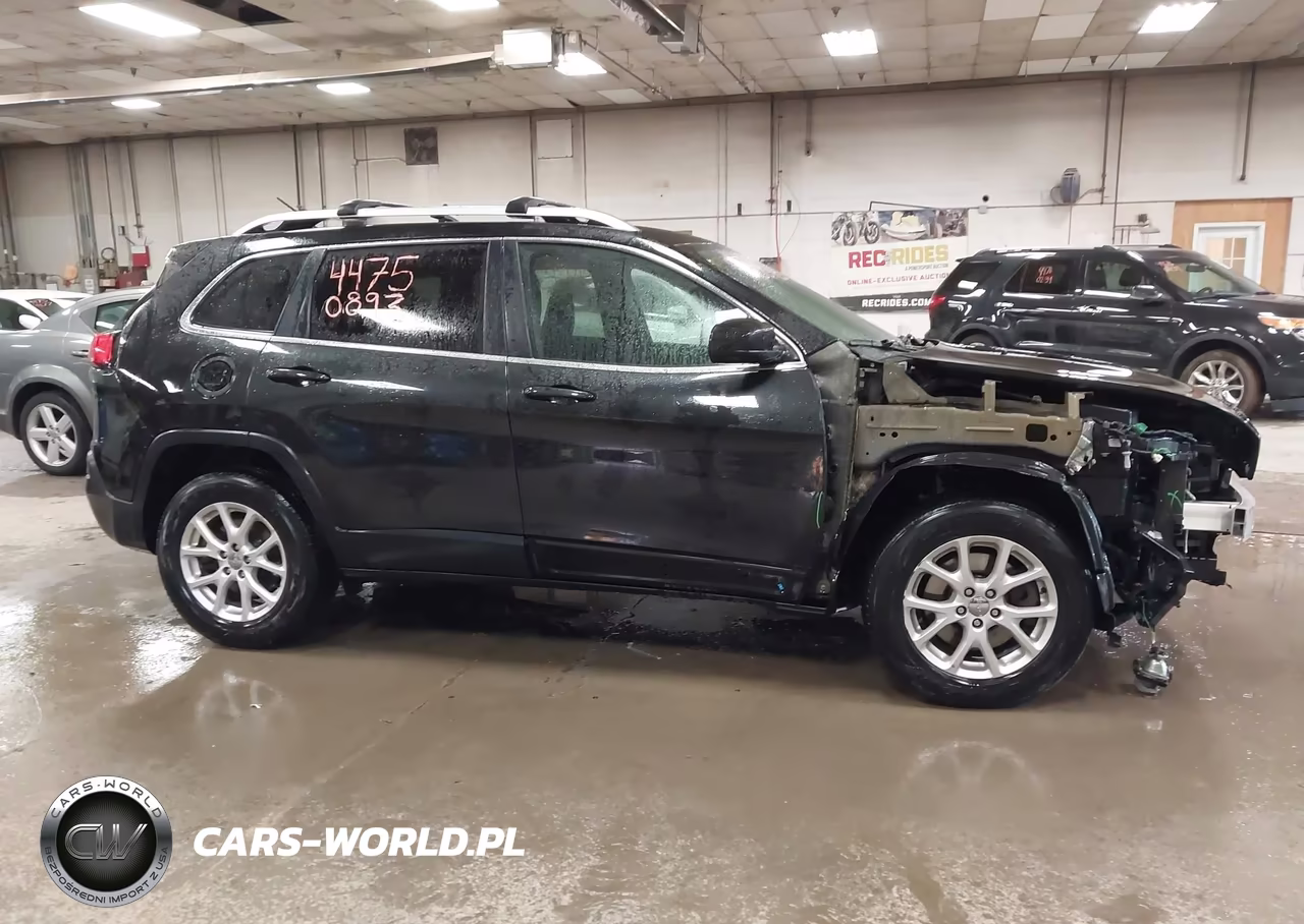 2015 Jeep Cherokee Latitude VIN:1C4PJMCB2FW679839 - 14