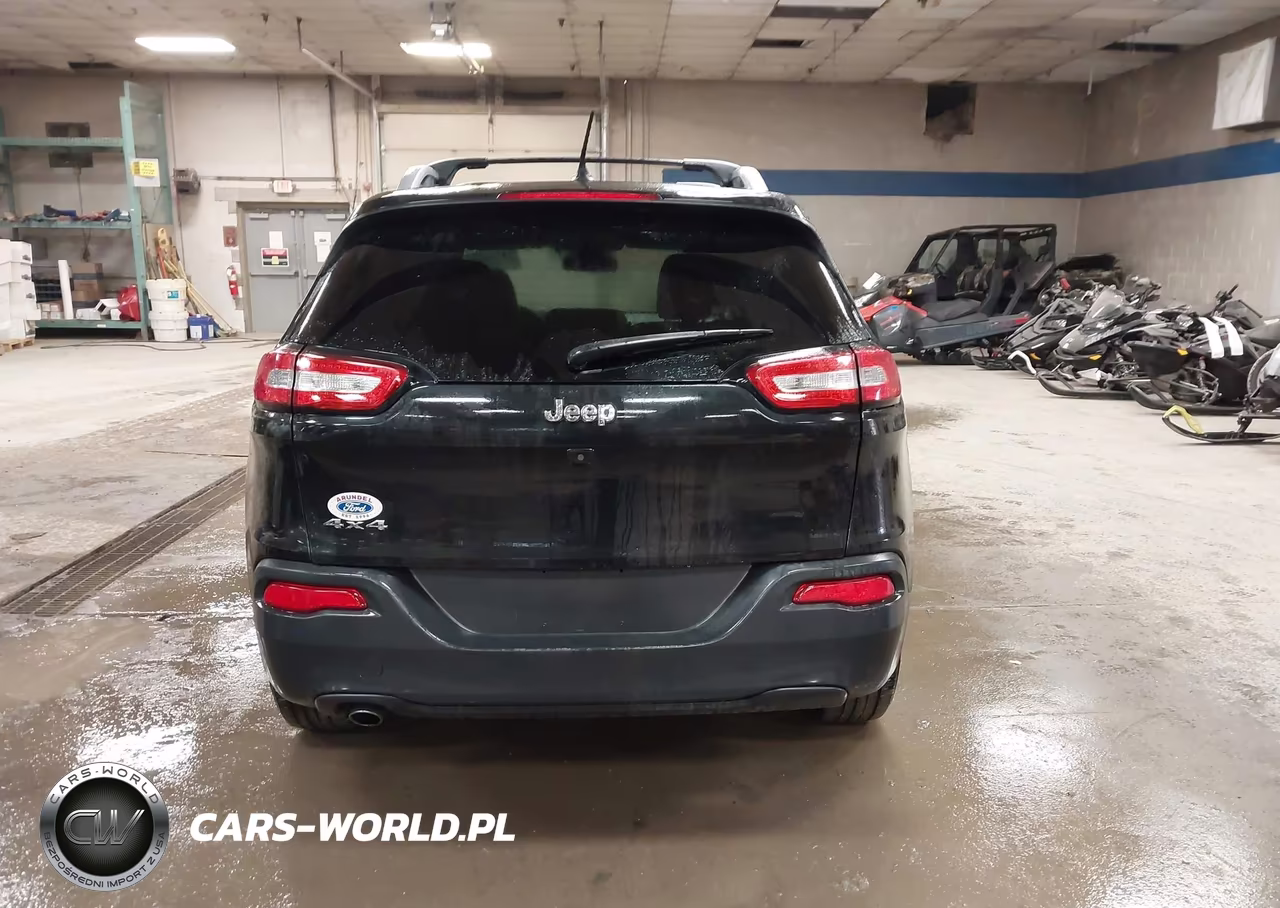 2015 Jeep Cherokee Latitude VIN:1C4PJMCB2FW679839 - 17