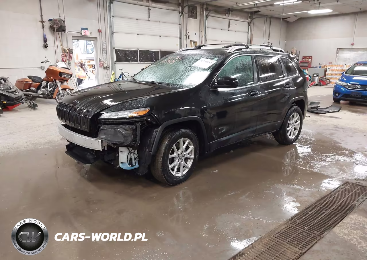 2015 Jeep Cherokee Latitude VIN:1C4PJMCB2FW679839 - 2