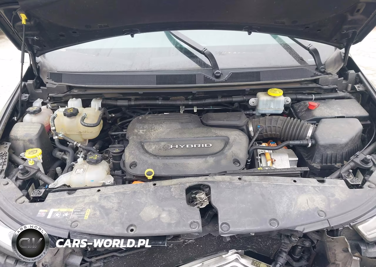 2022 Chrysler Pacifica Hybrid Touring L VIN:2C4RC1L79NR120180 - 10