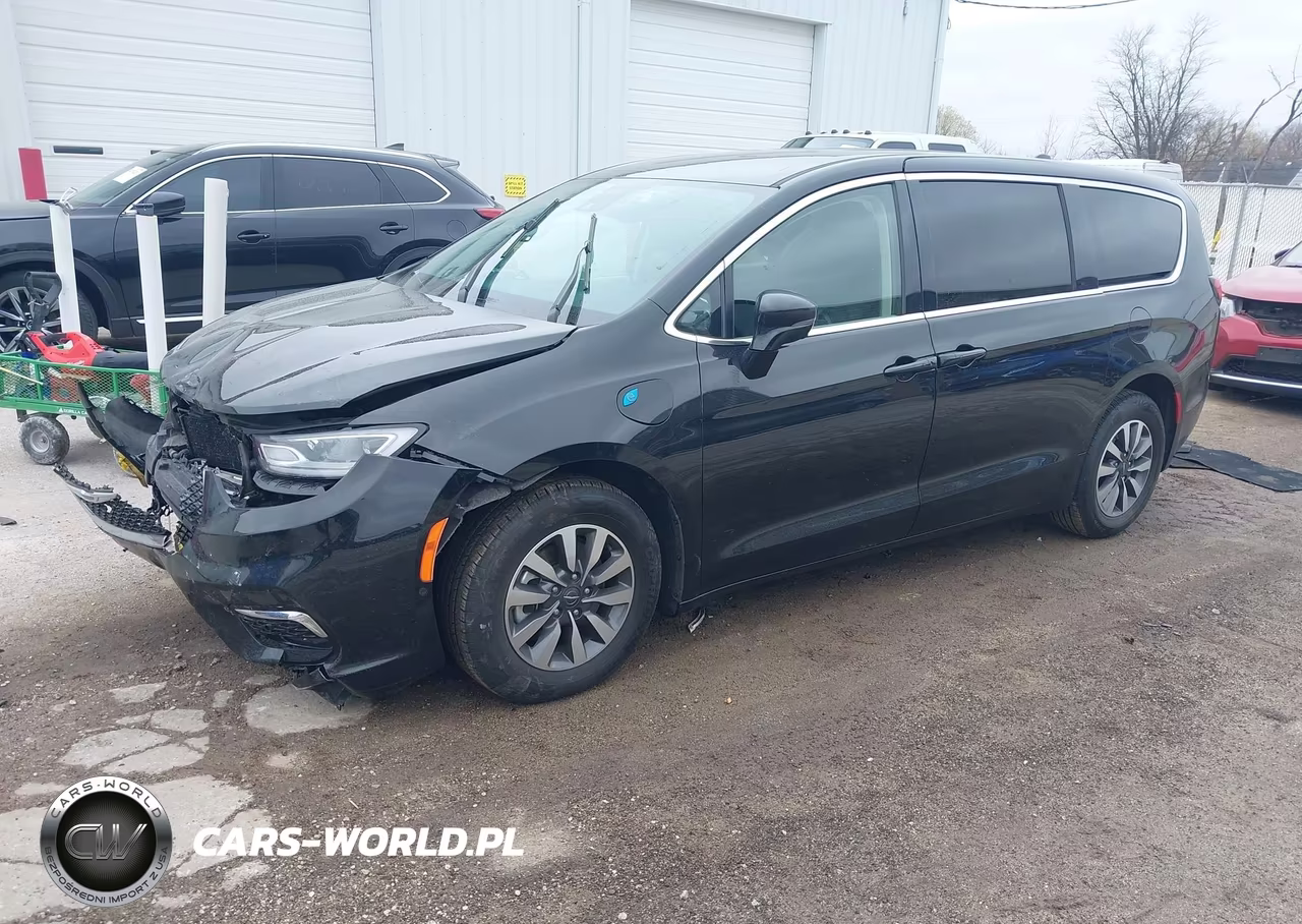 2022 Chrysler Pacifica Hybrid Touring L VIN:2C4RC1L79NR120180 - 2