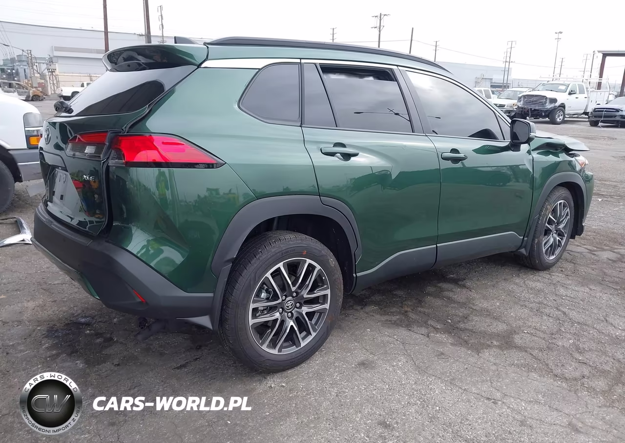 2026 Toyota Corolla Cross Xle VIN:7MUDAAAG5TV166697 - 4