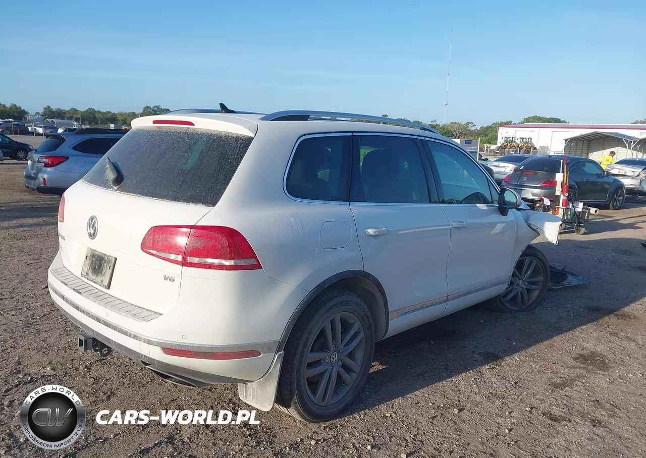 2016 Volkswagen Touareg Vr6 Lux VIN:WVGEF9BP7GD010705 - 4