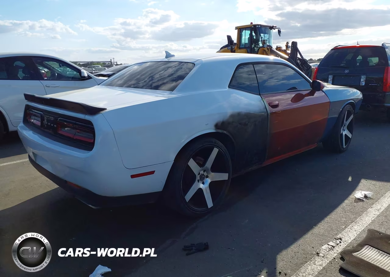 2016 Dodge Challenger Srt 392 VIN:2C3CDZDJ3GH301168 - 4