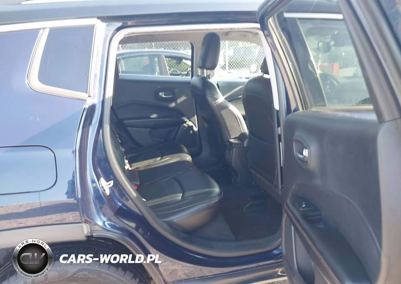 2018 Jeep Compass Limited 4X4 VIN:3C4NJDCB3JT231633 - 8