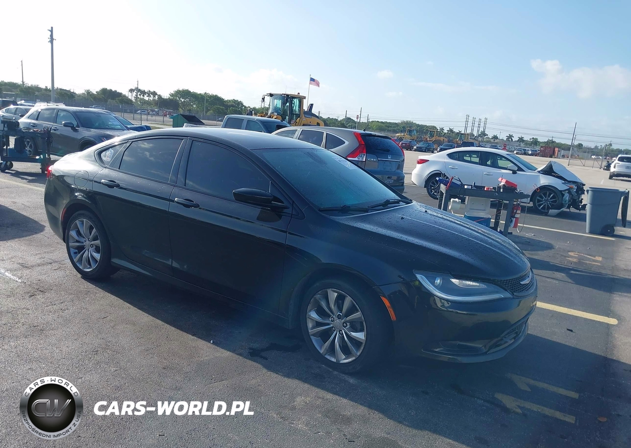 2015 Chrysler 200 S
