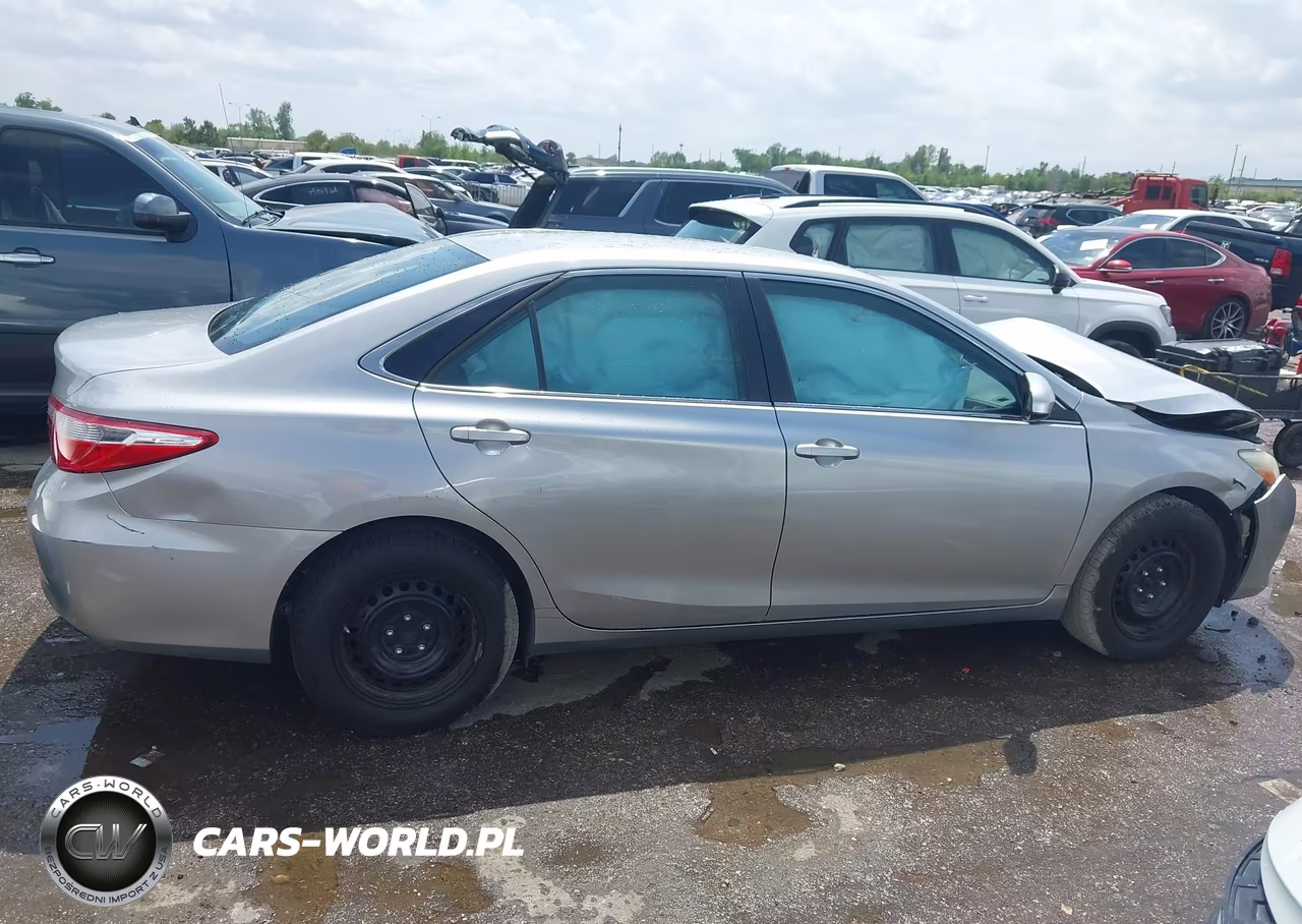 2015 Toyota Camry Le VIN:4T4BF1FK4FR496865 - 13