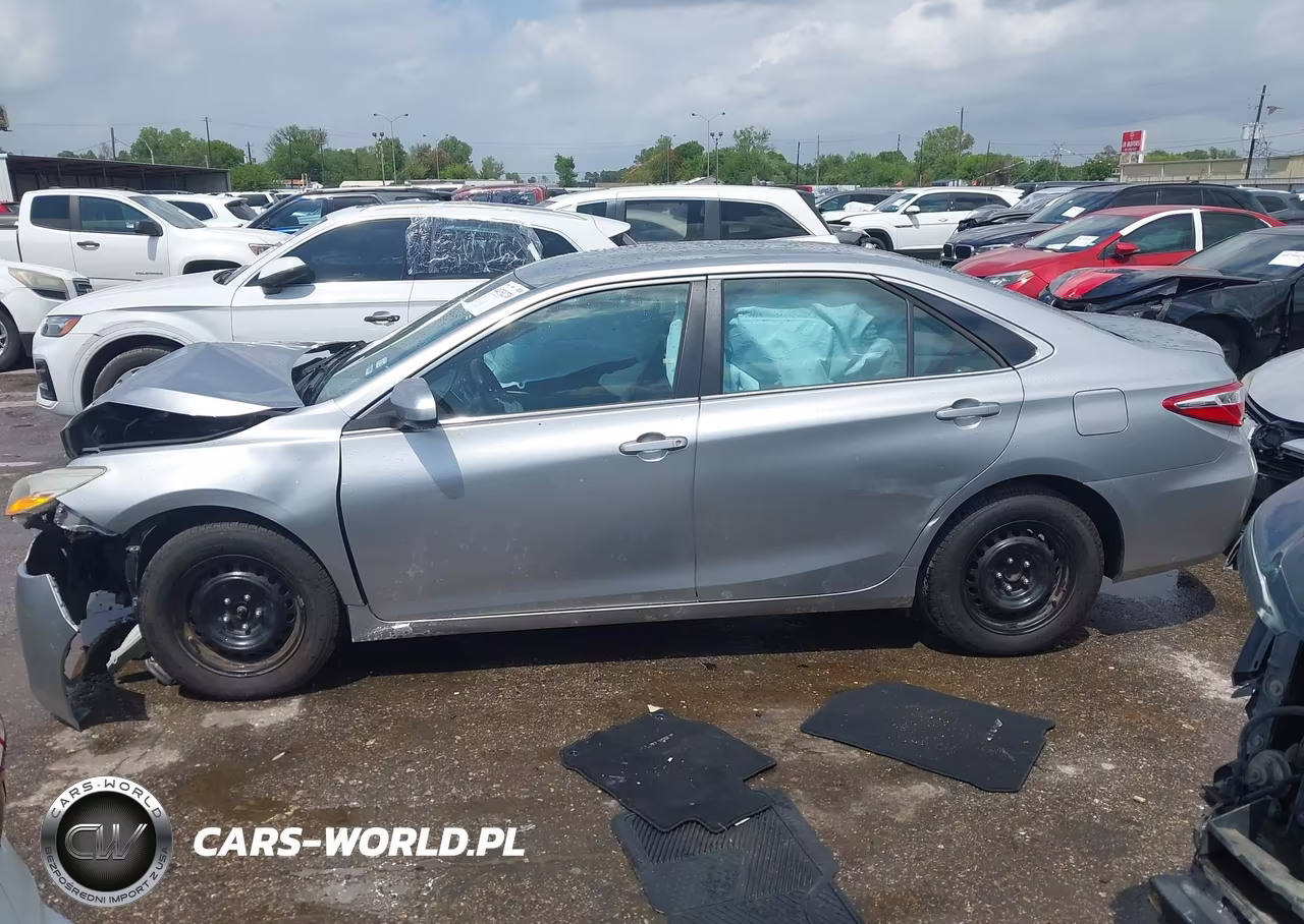 2015 Toyota Camry Le VIN:4T4BF1FK4FR496865 - 14