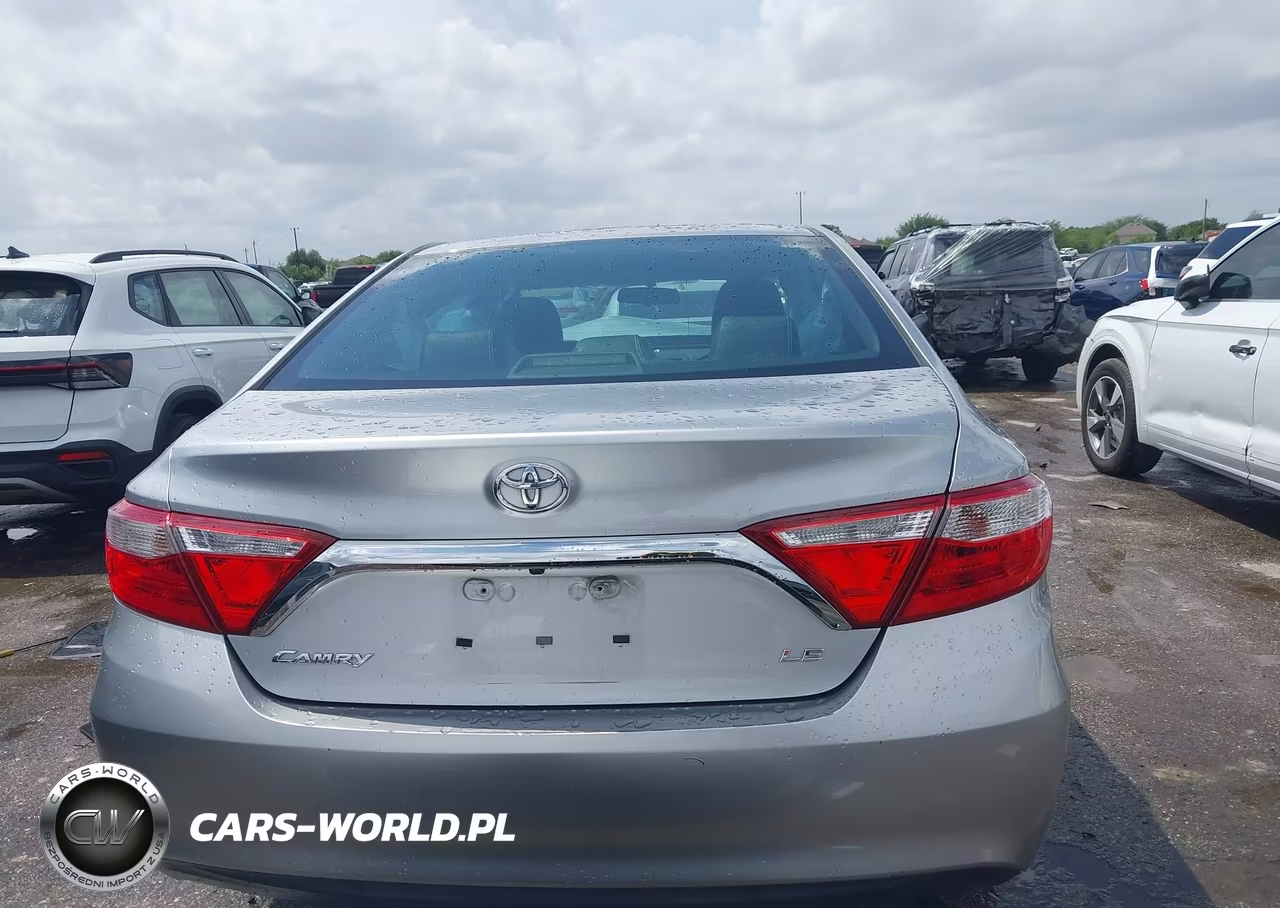 2015 Toyota Camry Le VIN:4T4BF1FK4FR496865 - 16