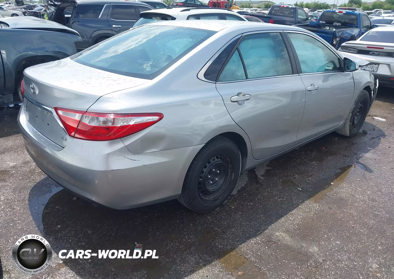 2015 Toyota Camry Le VIN:4T4BF1FK4FR496865 - 4
