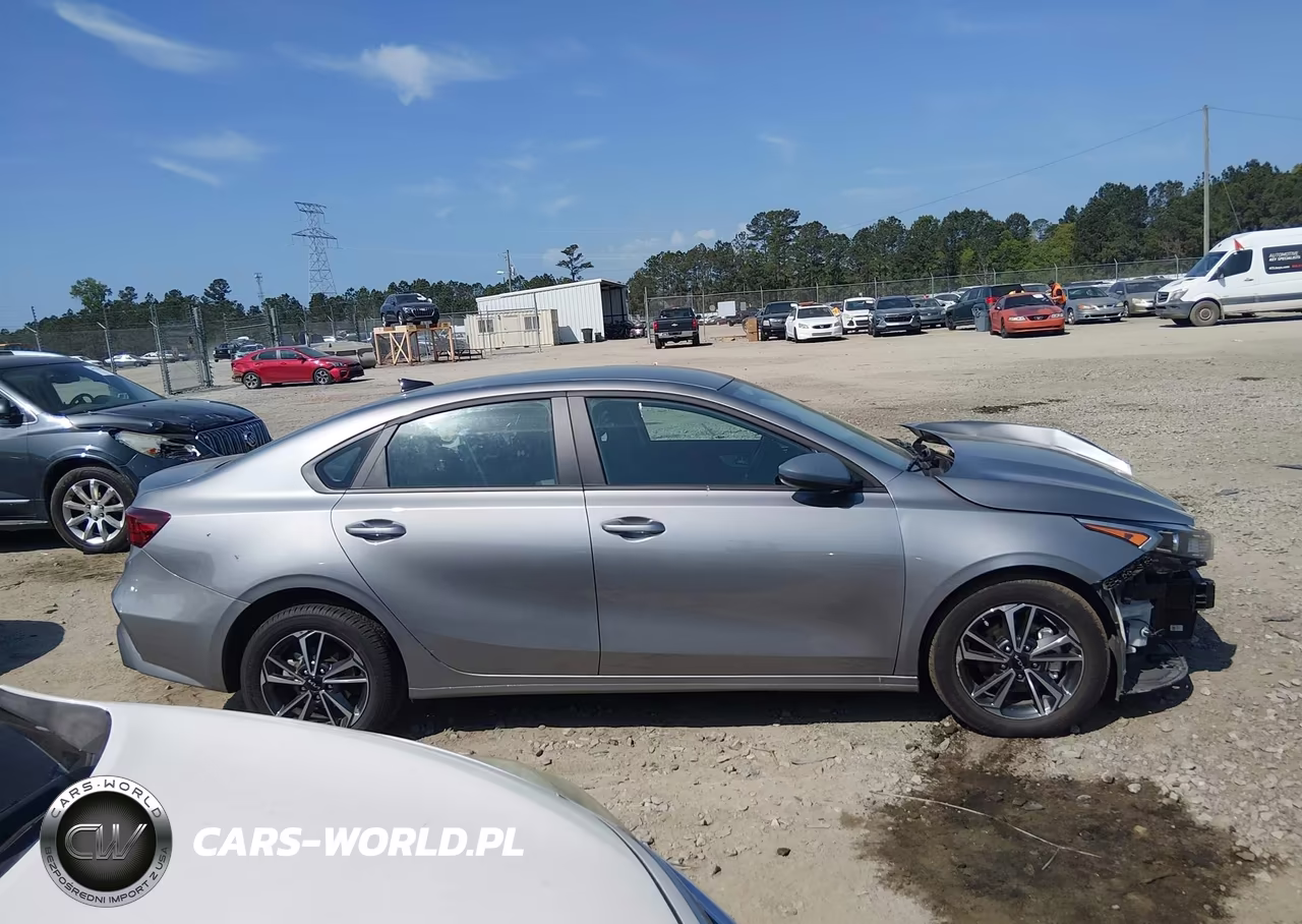 2024 Kia Forte Lxs VIN:3KPF24AD9RE721709 - 14