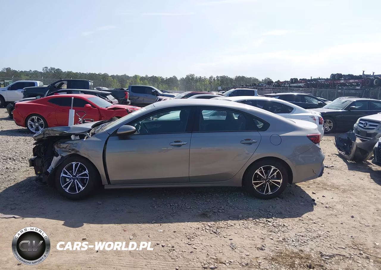 2024 Kia Forte Lxs VIN:3KPF24AD9RE721709 - 15