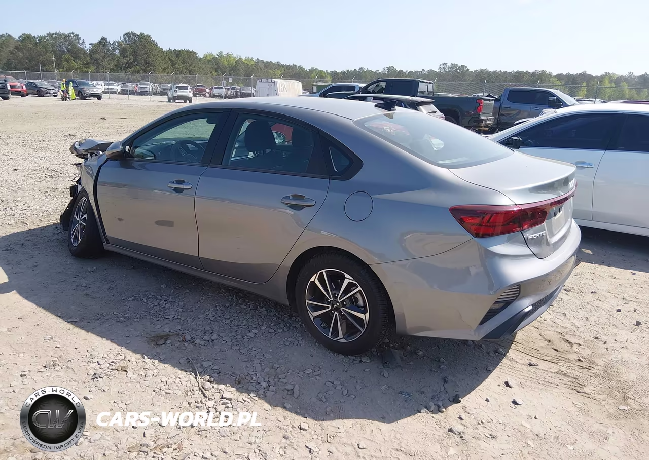 2024 Kia Forte Lxs VIN:3KPF24AD9RE721709 - 3