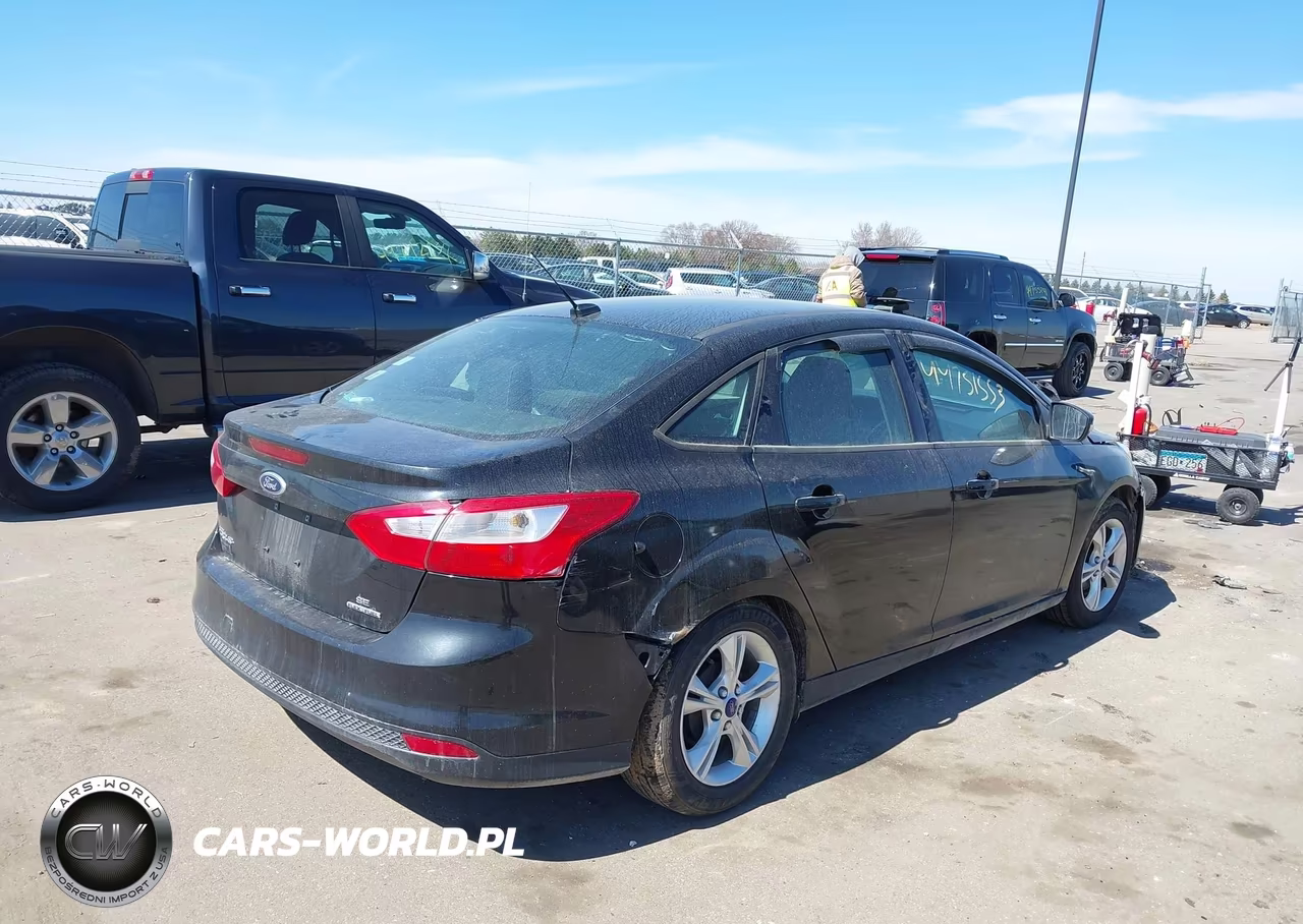 2014 Ford Focus Se VIN:1FADP3F29EL218988 - 4