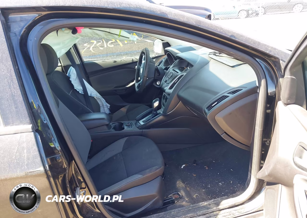 2014 Ford Focus Se VIN:1FADP3F29EL218988 - 5