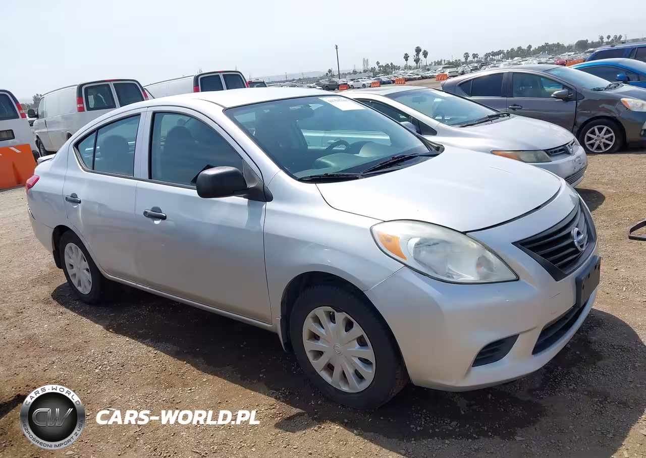 2014 Nissan Versa 1.6 S+