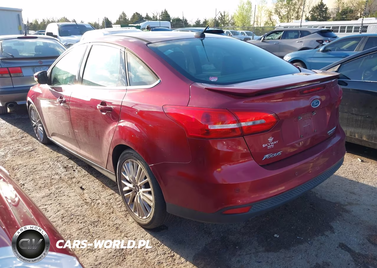 2015 Ford Focus Titanium VIN:1FADP3J27FL247446 - 3