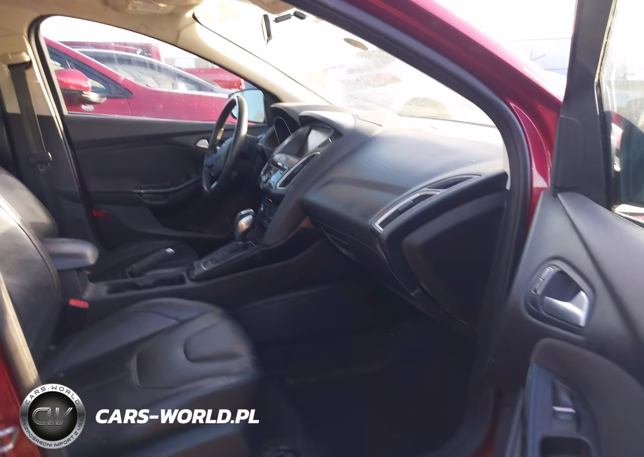 2015 Ford Focus Titanium VIN:1FADP3J27FL247446 - 8