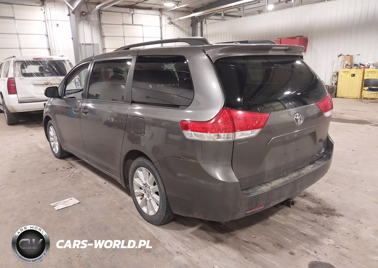 2012 Toyota Sienna Le 7 Passenger VIN:5TDJK3DC7CS033633 - 3