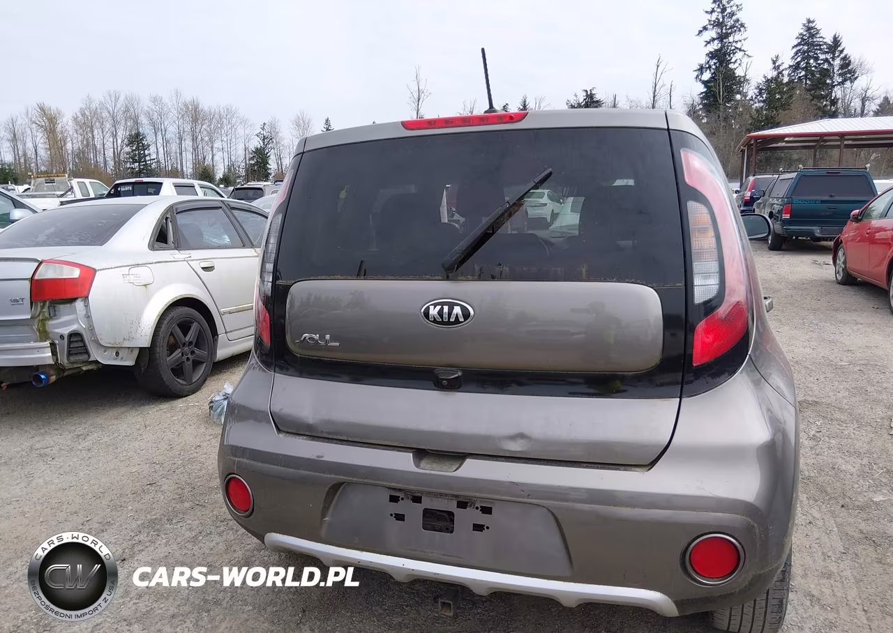 2018 Kia Soul + VIN:KNDJP3A58J7576259 - 17