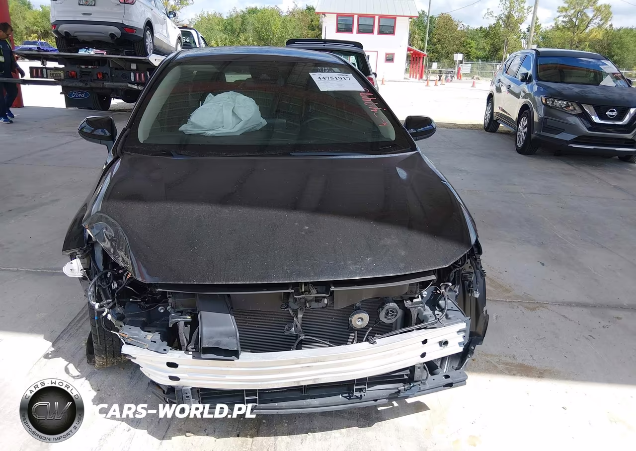 2022 Toyota Corolla Hybrid Le VIN:JTDEAMDE9NJ049490 - 11