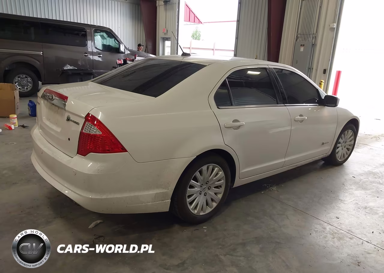 2010 Ford Fusion Hybrid VIN:3FADP0L37AR403127 - 4