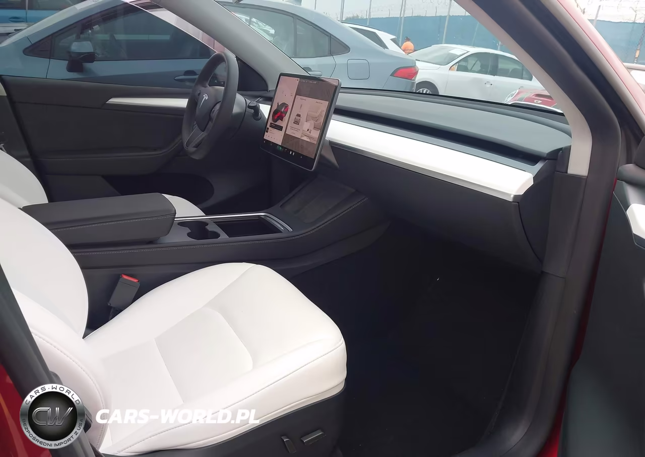 2024 Tesla Model Y Performance Dual Motor All-Wheel Drive VIN:7SAYGDEF9RF160544 - 5