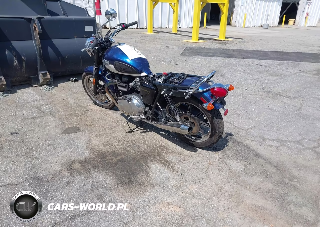 2009 Triumph Motorcycle Bonneville VIN:SMT900K149T404994 - 3