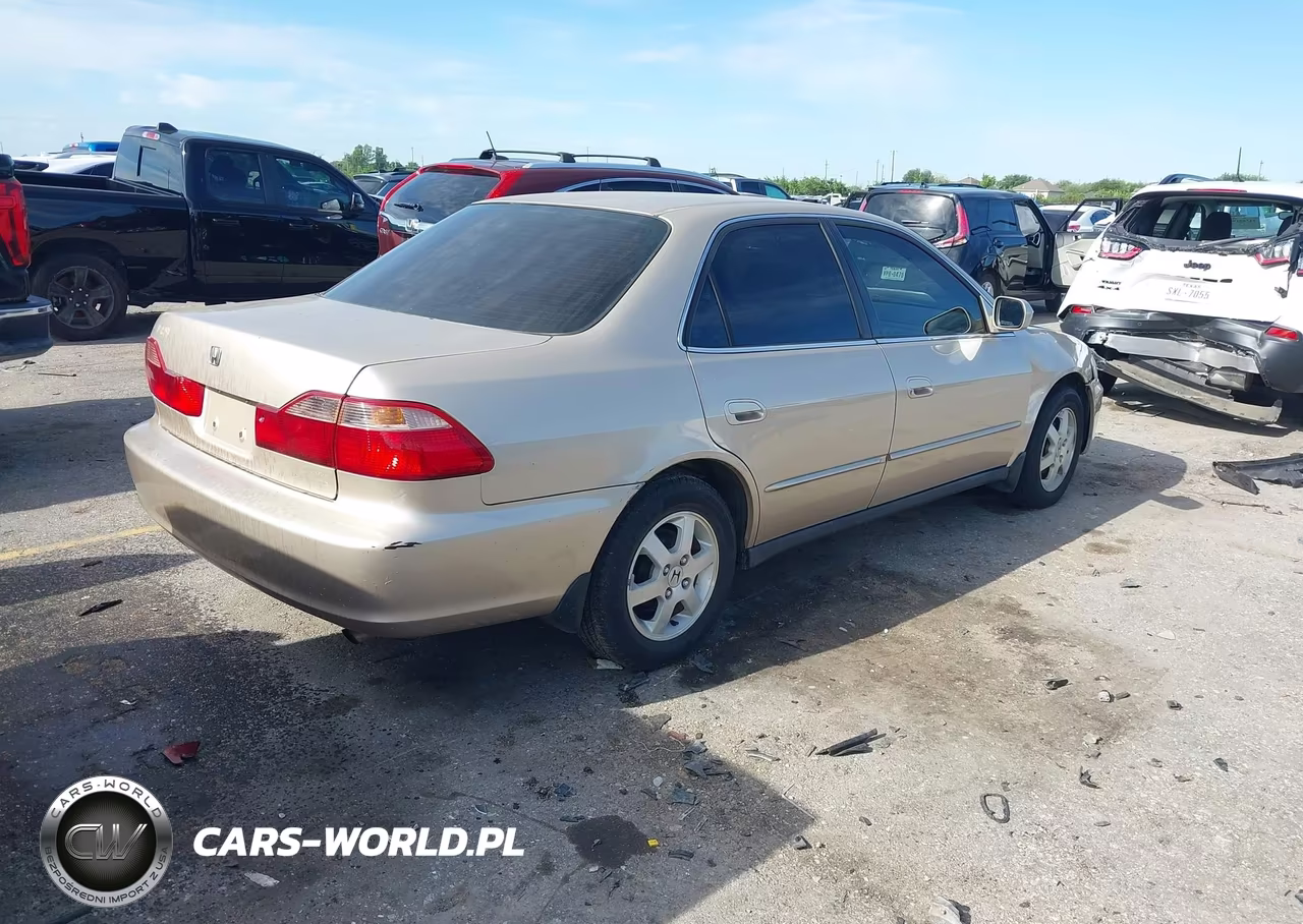 2000 Honda Accord 2.3 Se VIN:1HGCG5678YA043261 - 4